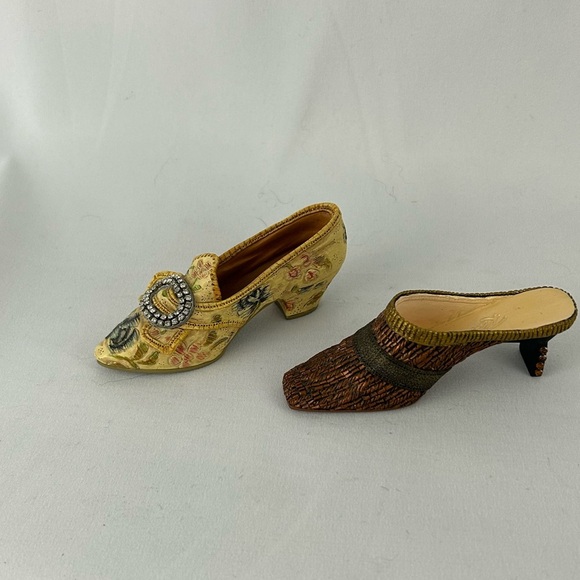 Two Miniature Shoe Figurines Just The Right Shoe 1999, 2000 - Picture 8 of 9